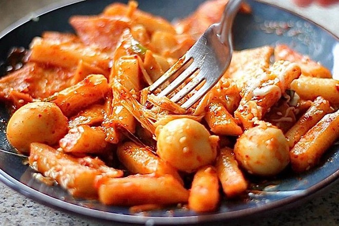 Cách làm tokbokki Hàn Quốc đơn giản mà dẻo ngon tại nhà