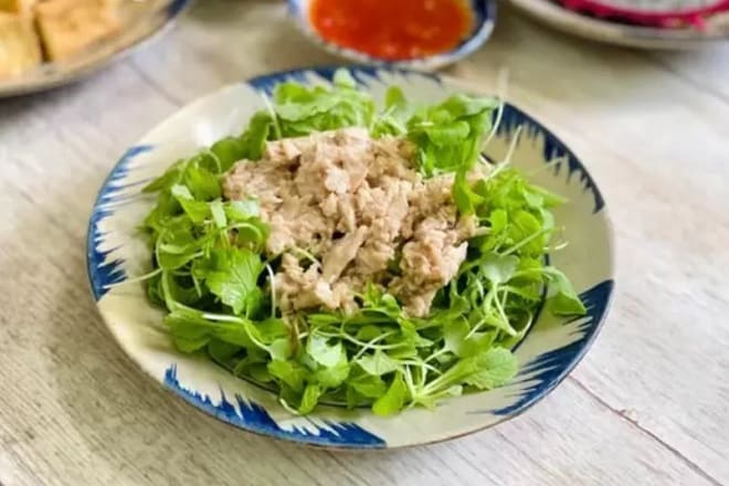 salad rau cải mầm trộn cá ngừ